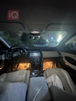 جاكوار إي- بيس